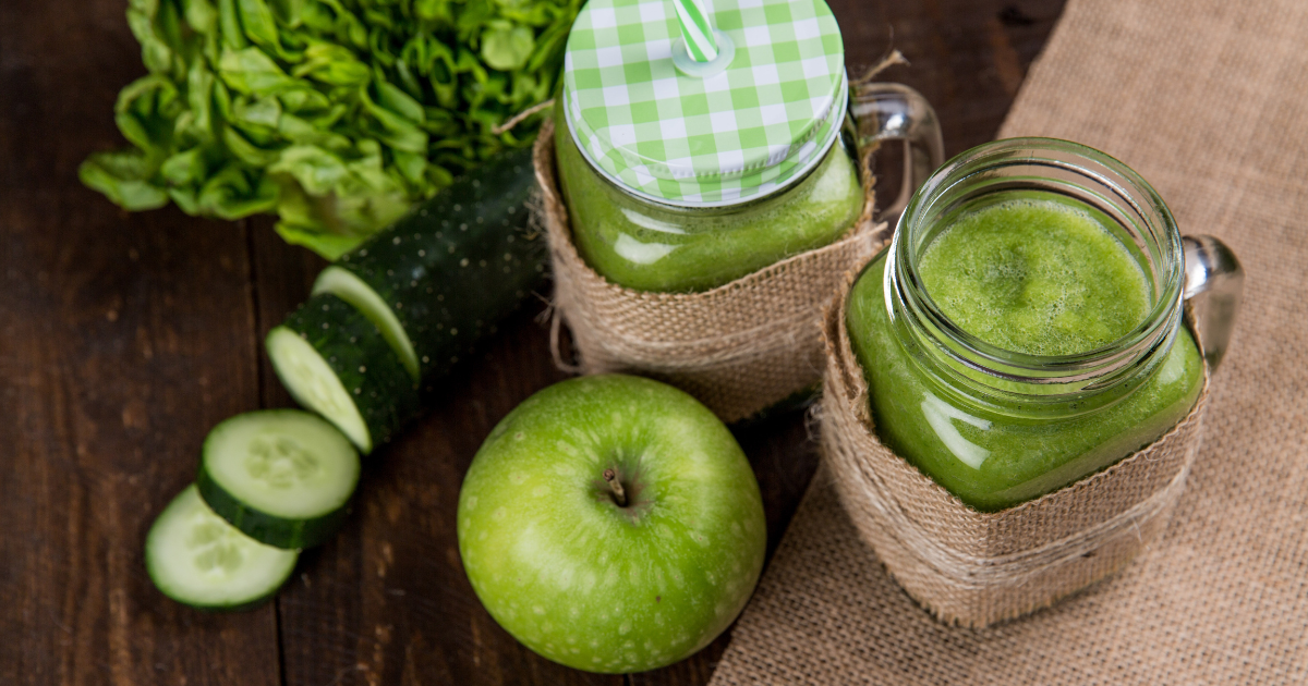 Suco verde Detox de couve e maçã
